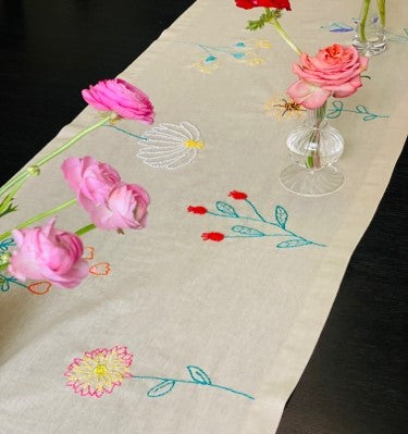 Flower Linen Table Runner