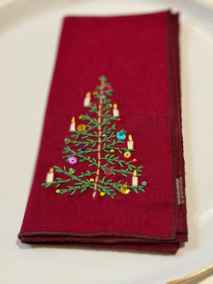 O Christmas Tree / Hand embroidered linen napkins / Set of 4