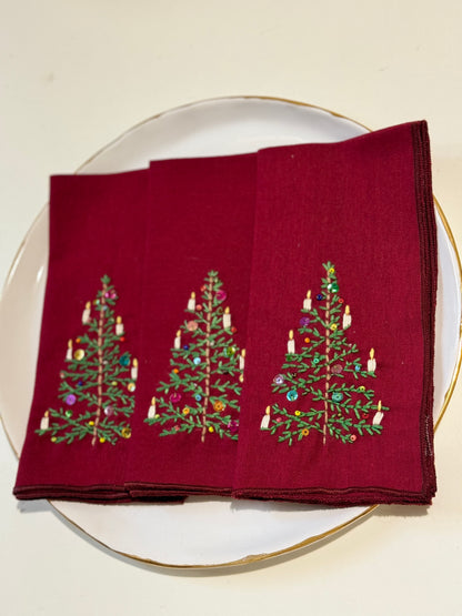 O Christmas Tree / Hand embroidered linen napkins / Set of 4