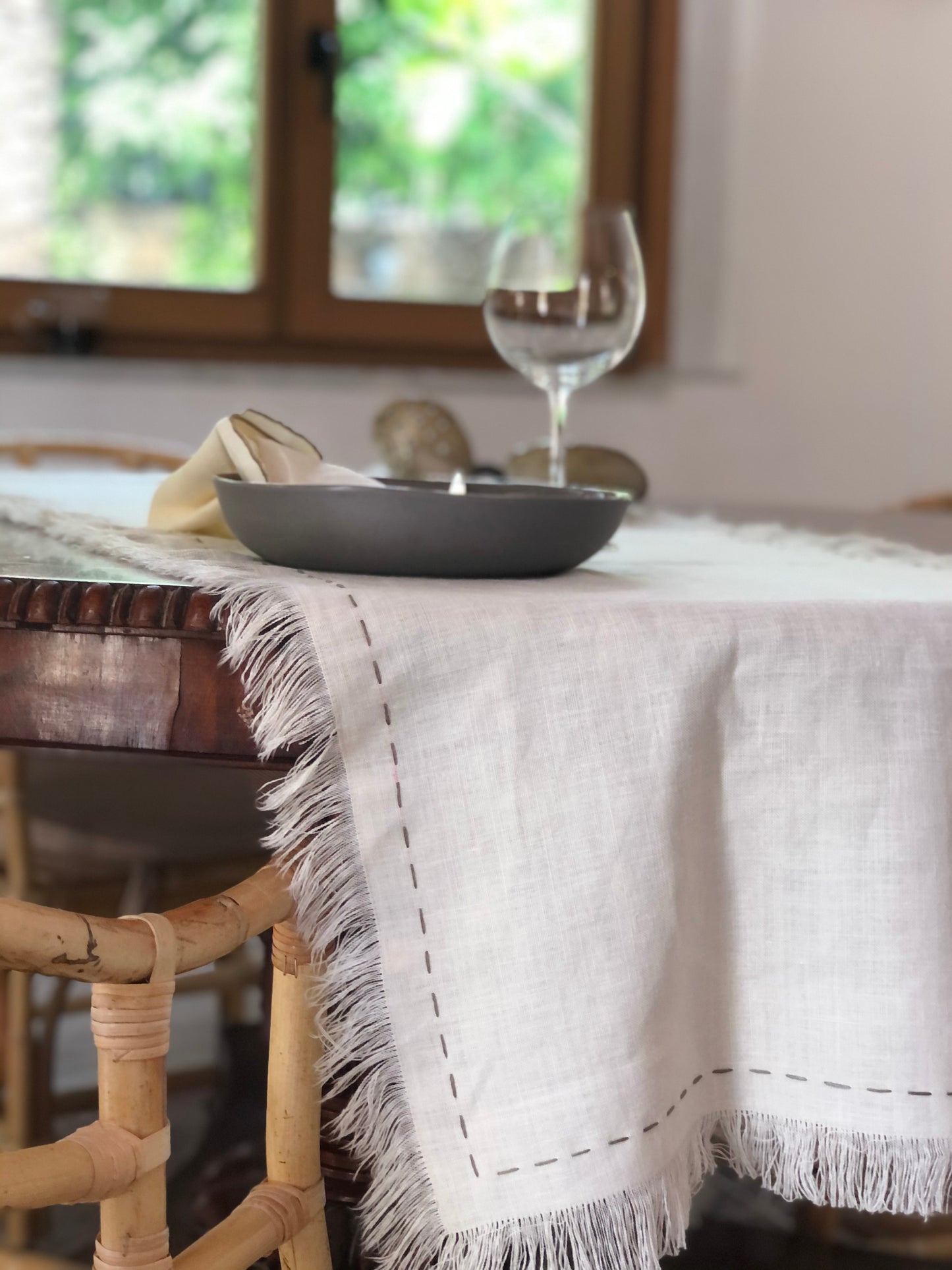 Portofino linen table runner